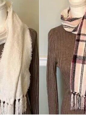 **Winter Clearance** Bundle of 2 scarfs and 1 set of gloves